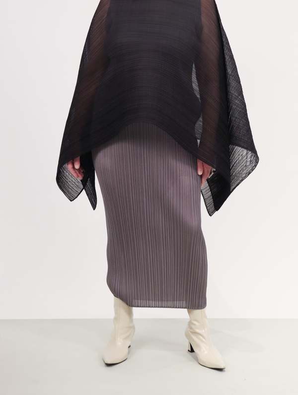 Pleats Please by Issey Miyake Basic Madame T - Black | Garmentory