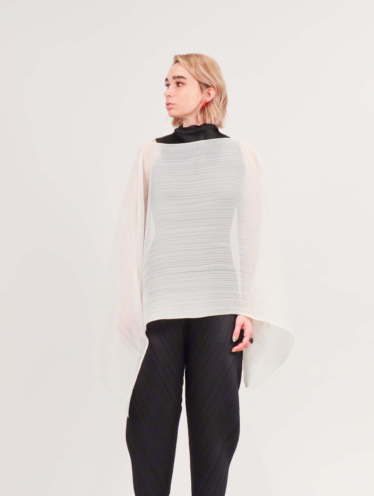 PLEATS PLEASE MADAME-T SMALL 白 Pleats Please by Issey Miyake Basic Madame T - White | Garmentory