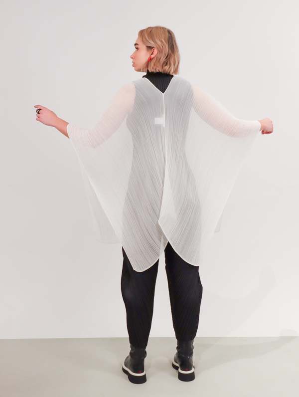 BASIC MADAME-T ベーシックホワイト Pleats Please by Issey Miyake Basic Madame T - White | Garmentory