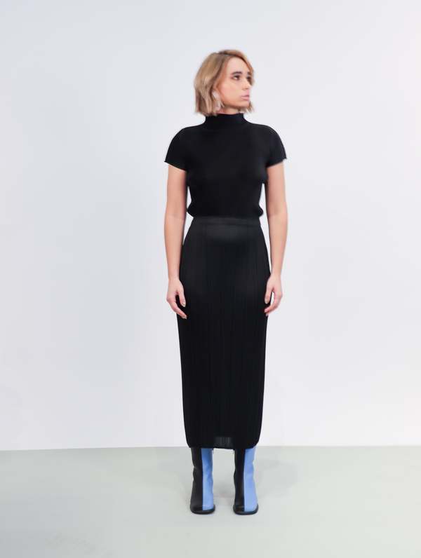 PLEATS PLEASE ISSEY MIYAKE MIST BASICS 黒 MIST BASICS – ISSEY MIYAKE ONLINE STORE