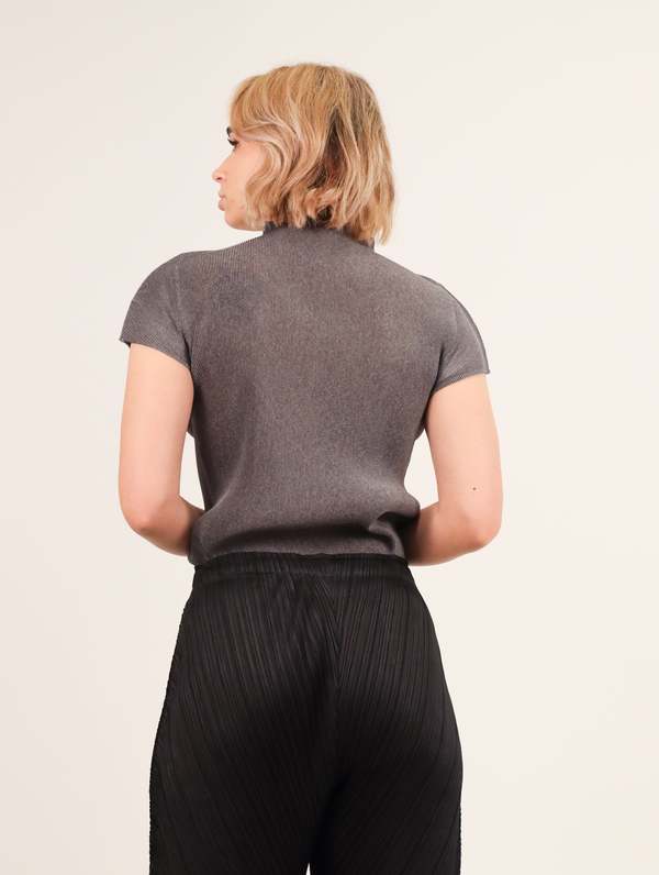 未使用PLEATS PLEASE MIYAKE MIST BASICS グレー Pleats Please Issey Miyake Mist Basics Pleated Funnel Neck