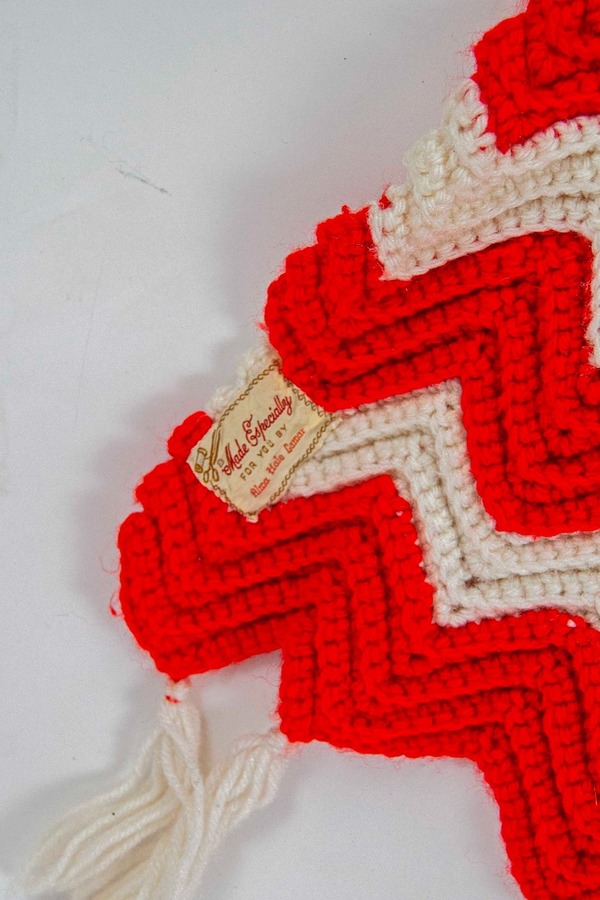 70s red and white wave crochet blanket