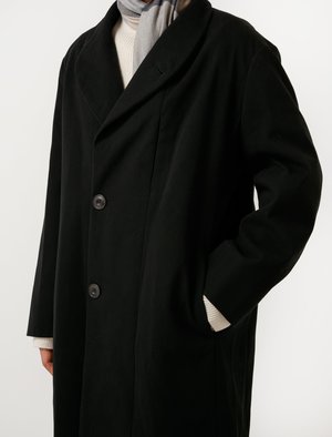 Lemaire Mens Kaftan Coat - Black | Garmentory