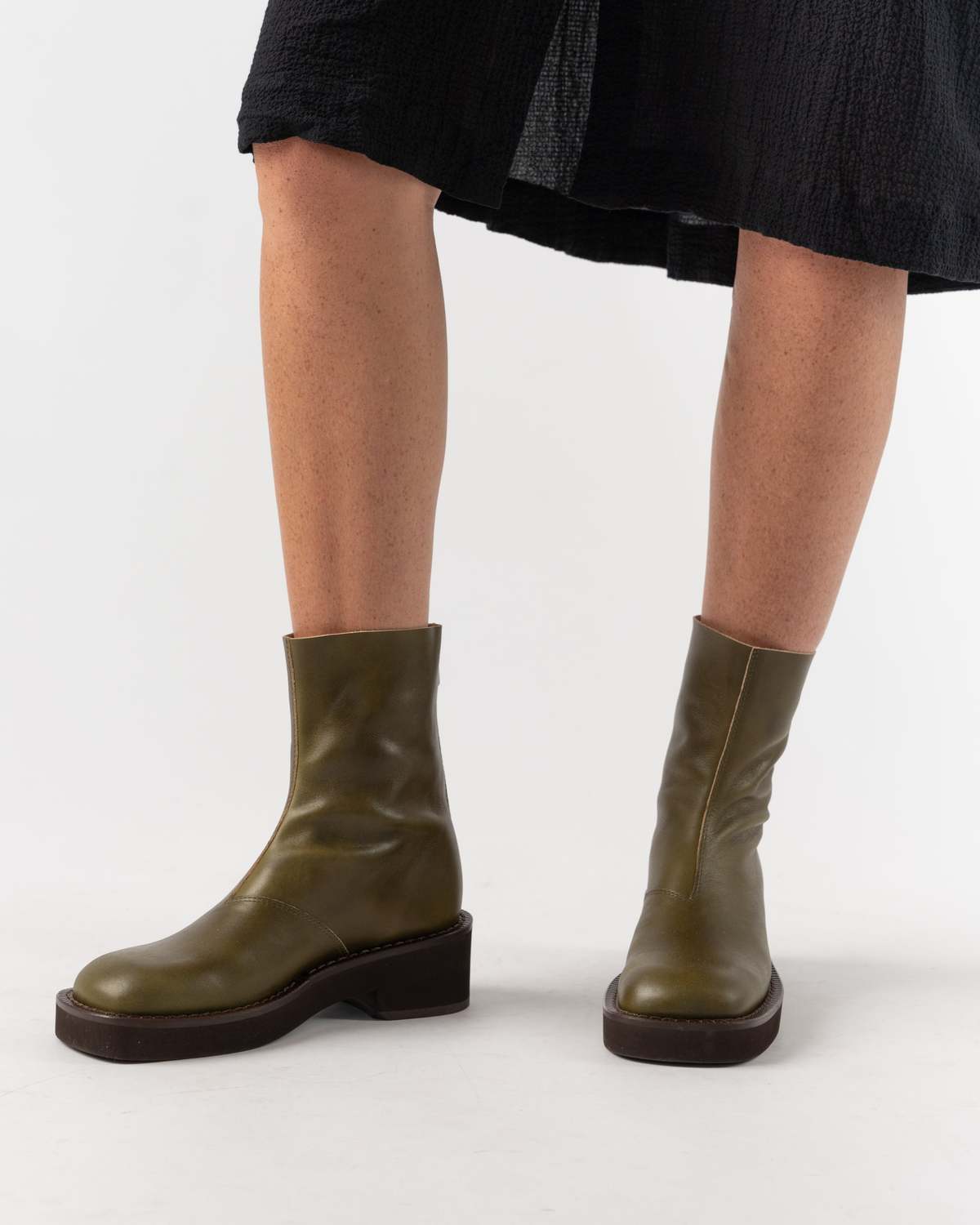 靴 MM6 Maison Margiela ANKLE BOOT 24 olive MM6 Maison Margiela Ankle Boot - Military Olive | Garmentory