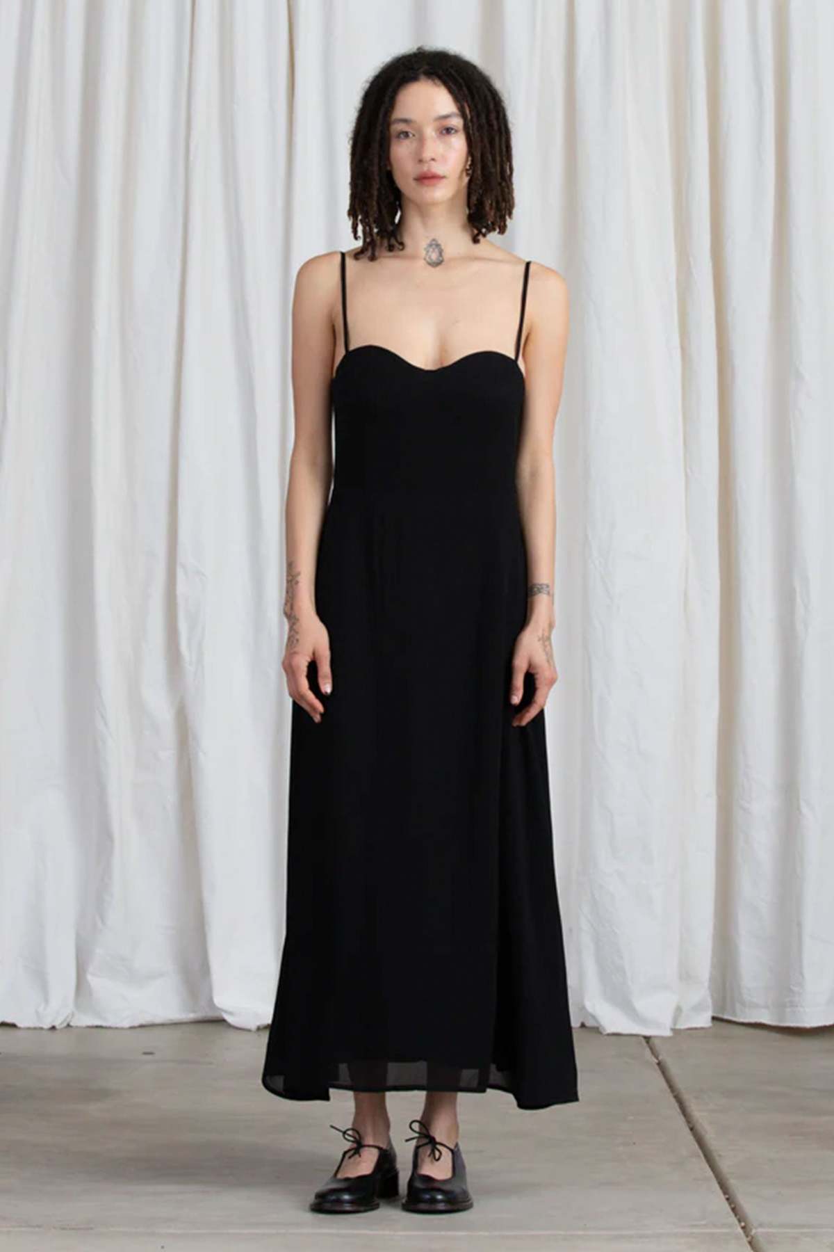 Ali Golden Fitted Bodice Dress - Black | Garmentory