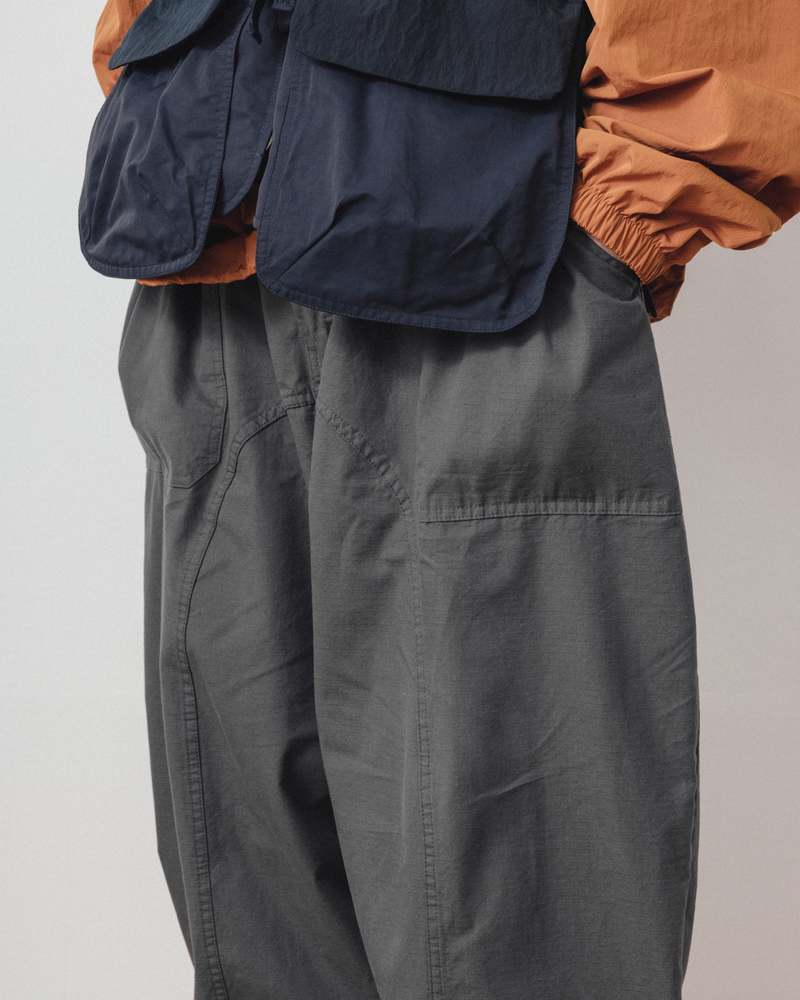 【ANGLAN】25SS★ [AG] Herringbone Fatigue Balloon Pants Anglan Khaki Mix Fatigue Balloon Pants | Urban Outfitters UK