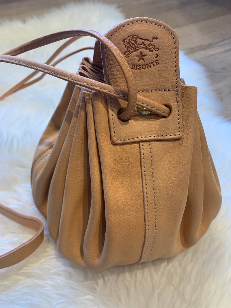 Il Bisonte Cowhide Leather Shoulder Bag - Tan | Garmentory