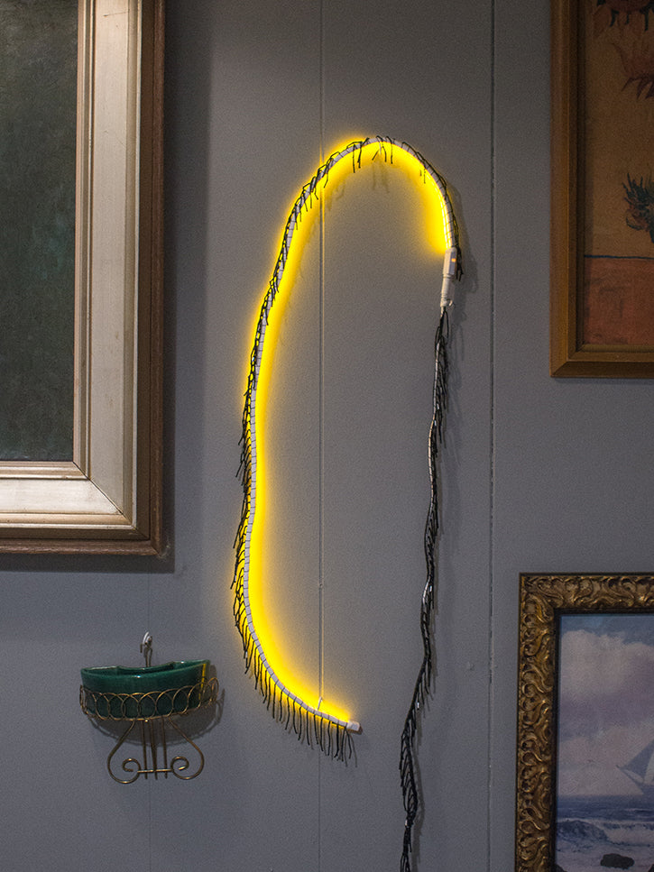 Bless Cablejewellery Snakelight - Black Fringe/White | Garmentory