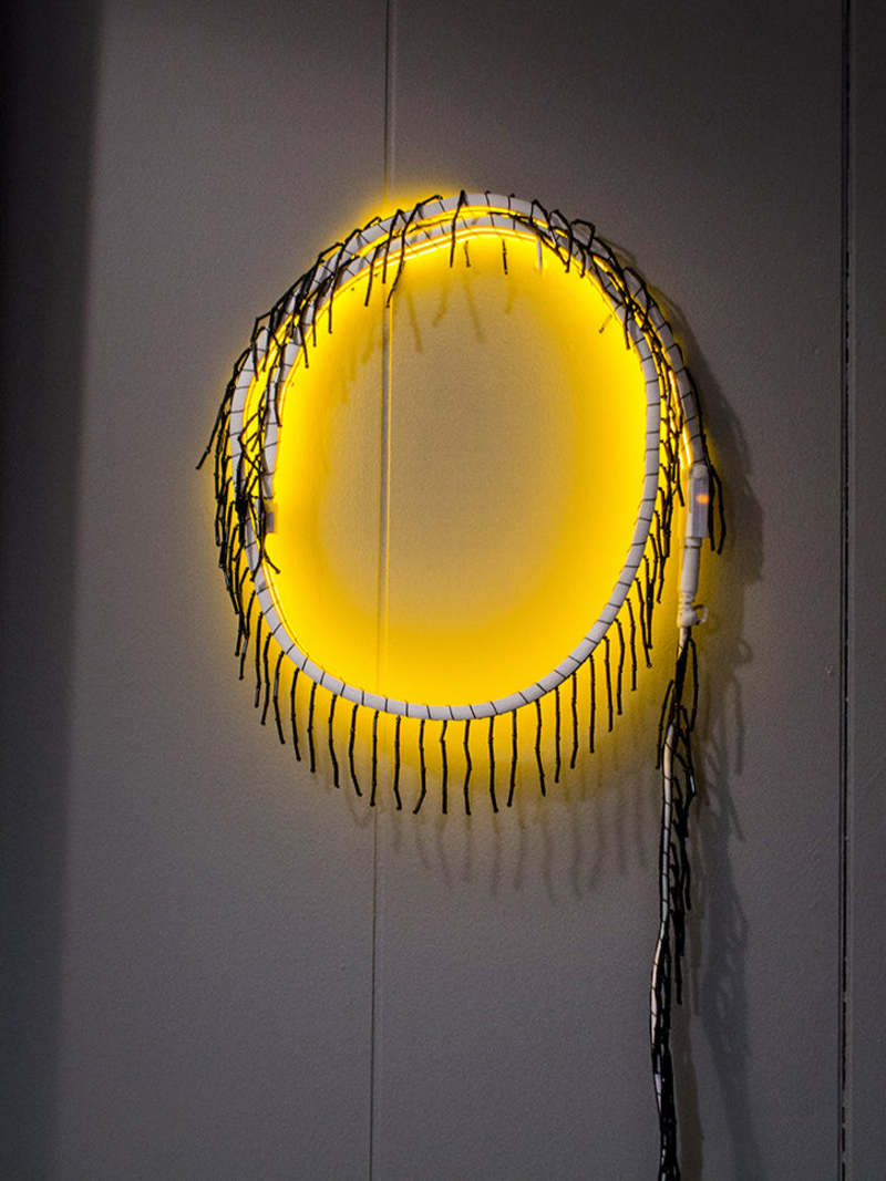 Bless Cablejewellery Snakelight - Black Fringe/White | Garmentory