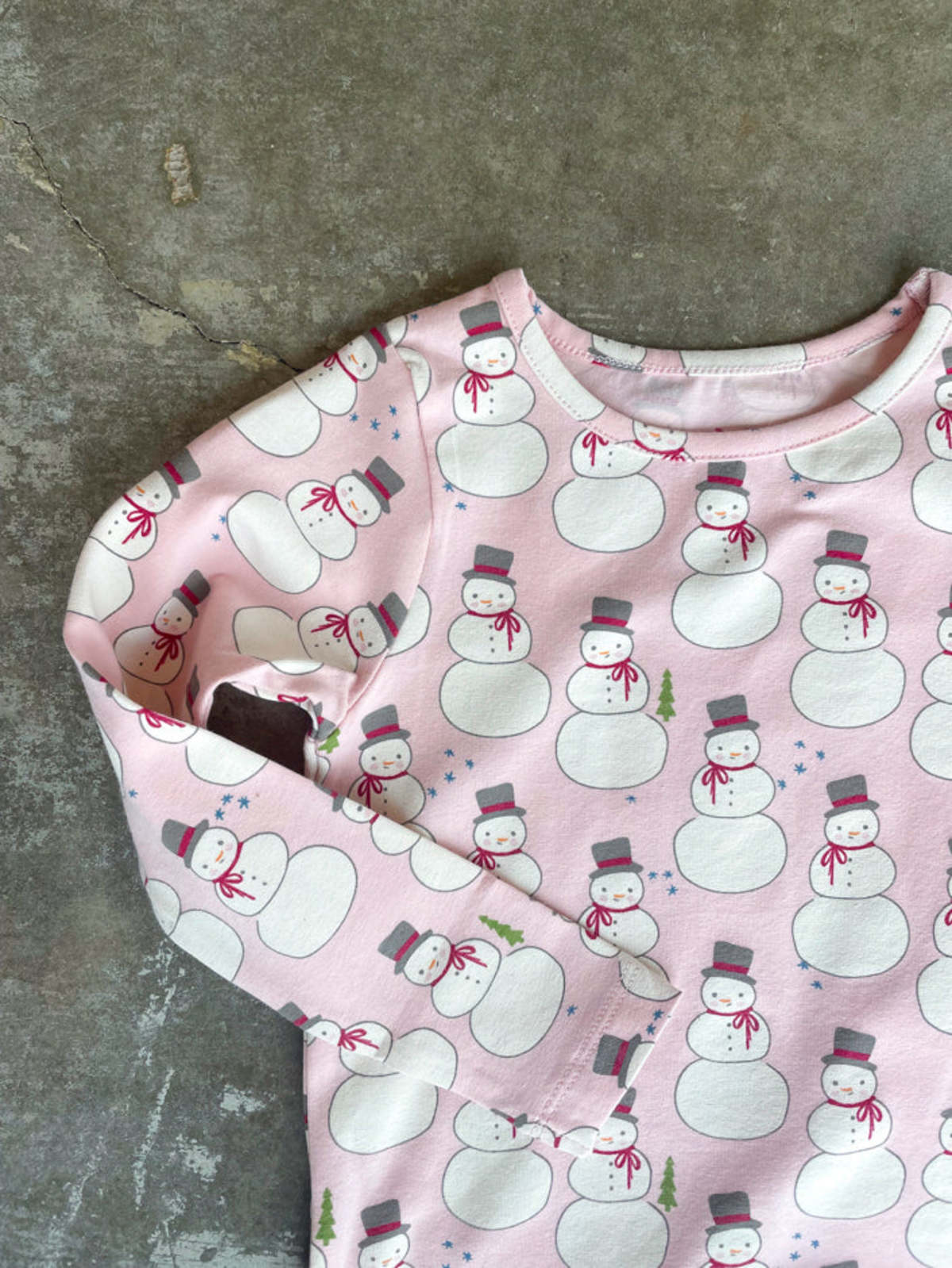 KIDS Pink Chicken ORGANIC HOLIDAY PJ SET - PINK SNOWMEN - Image 4 of 4