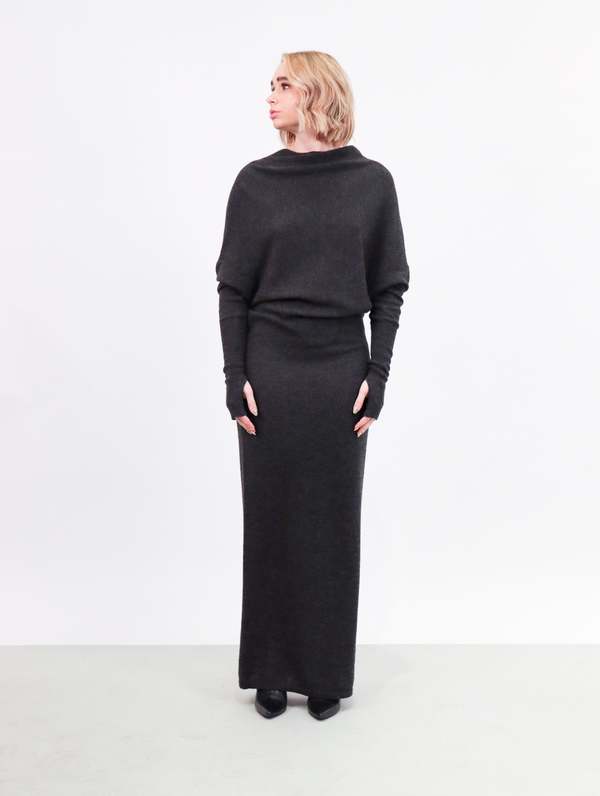 dress velvet black Keaton Black Velvet Long-Sleeve Open-Back Maxi Dress – Club L London main image 1