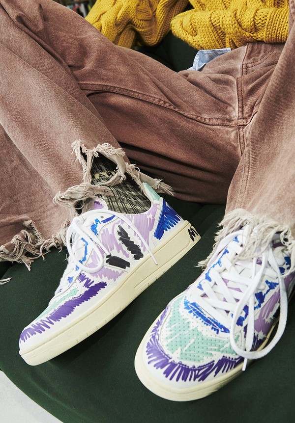 VEJA V10 Leather Marni Sneakers - Orchid/Black
