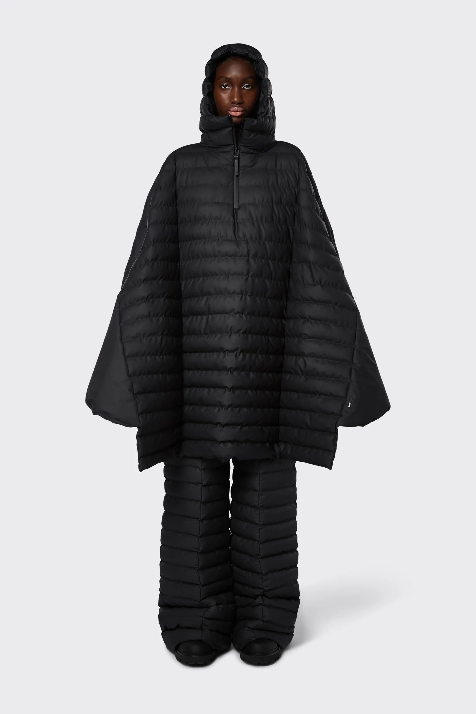 Rains Trekker Cape - Black | Garmentory