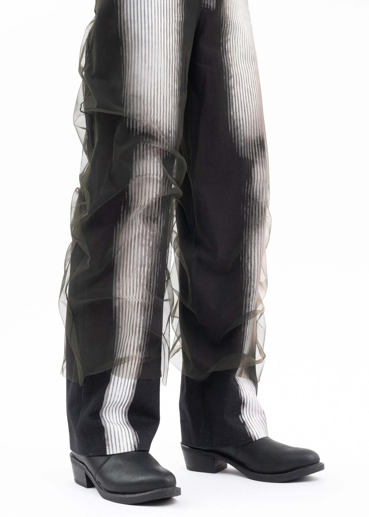 BLACK---WHITE-Jean-Paul-