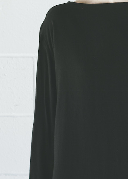 Black Crane Long Slit Top | Black Black Crane Long Slit Top | Black