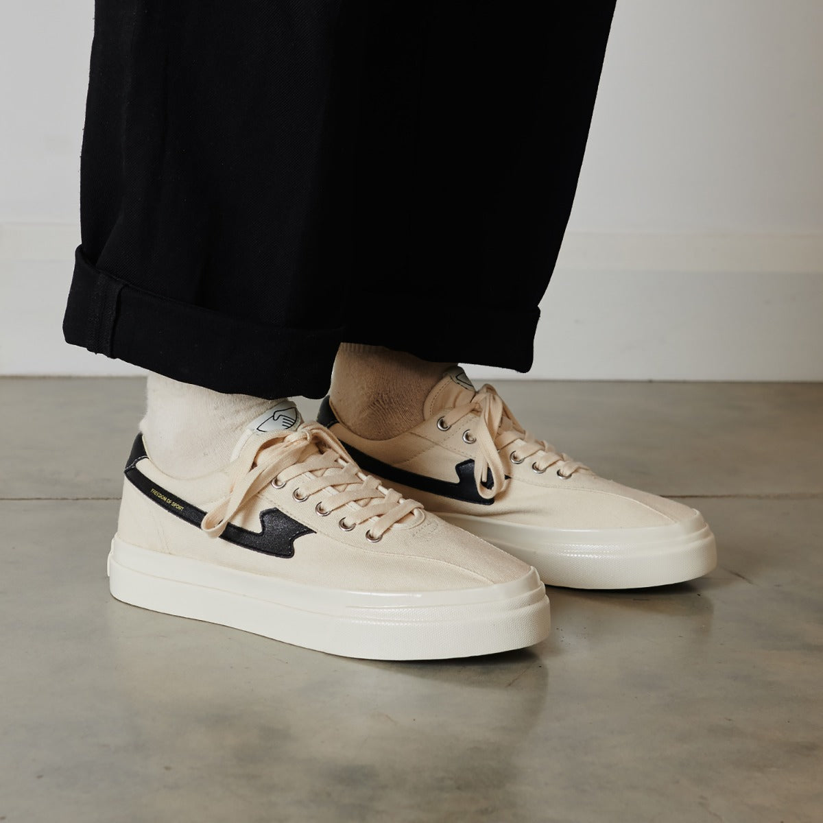 Stepney Workers Club Dellow S Strike Canvas Sneakers - Ecru 