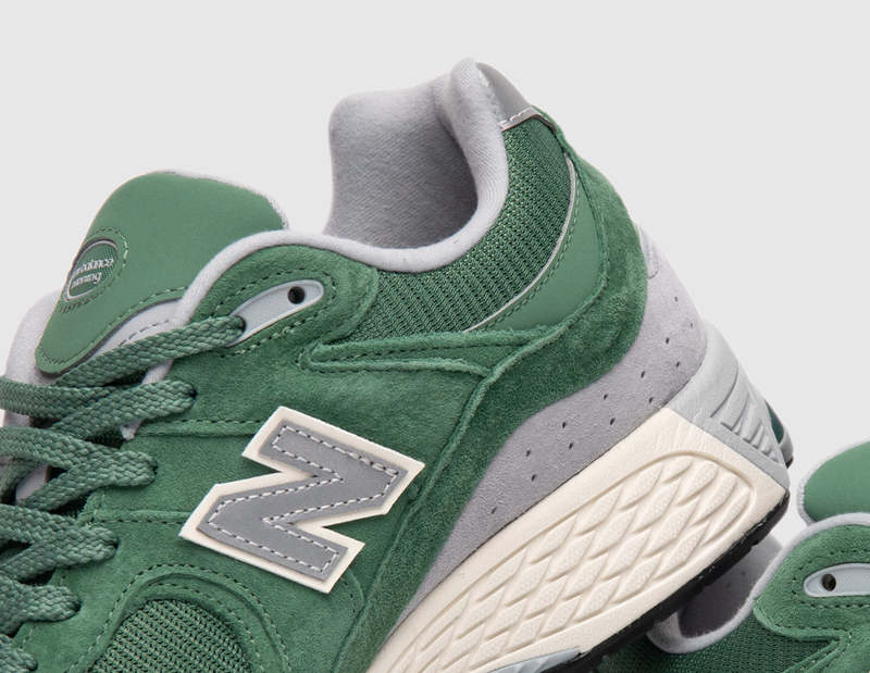 New Balance M2002RHW SHOES - Jade Green | Garmentory