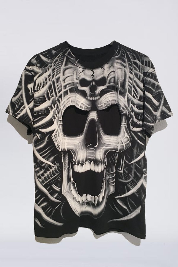 トップス BIO wear SKULL LAYERD L/S TEE Lyz Olko Cut Out Skull T-Shirt | Garmentory
