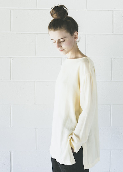 Black Crane Long Slit Top | Cream Black Crane Long Slit Top | Cream