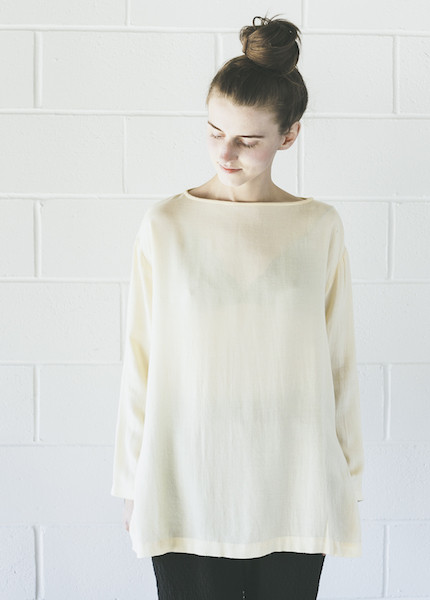 Black Crane Long Slit Top | Cream Black Crane Long Slit Top | Cream