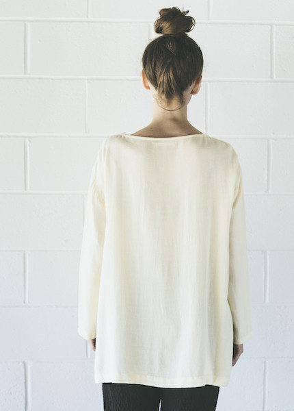 Black Crane Long Slit Top | Cream Black Crane Long Slit Top | Cream