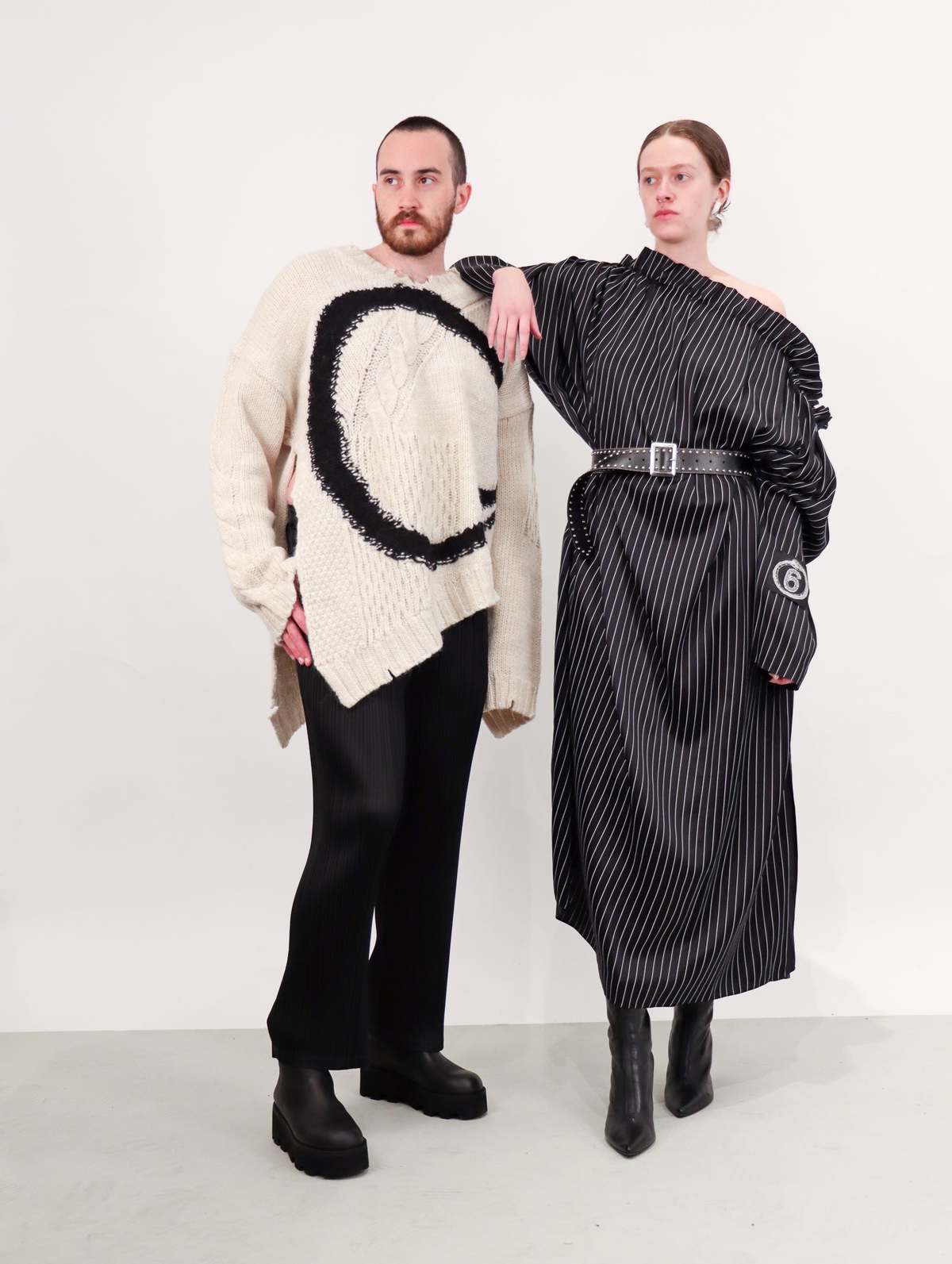 MM6 Maison Margiela Unisex Snake Circle Sweater - Off White
