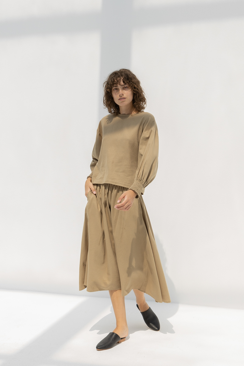 Black Crane Accordion Top - Mocha