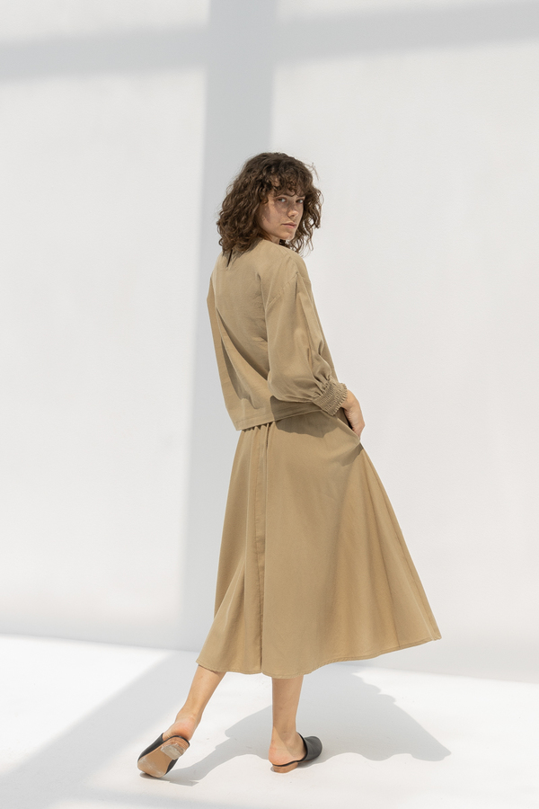Black Crane Accordion Top - Mocha