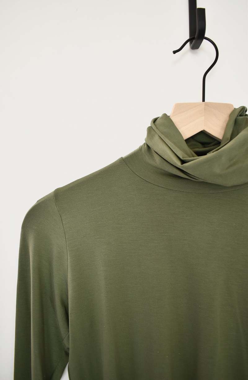 トップス BASERANGE - LONGSLEEVE / APACHE GREEN Baserange-Longsleeve-Tee---