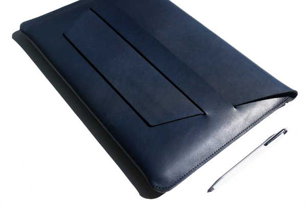 AW by Andrea Wong PORTFOLIO LAPTOP CASE - NAVY AW by Andrea Wong PORTFOLIO LAPTOP CASE - NAVY