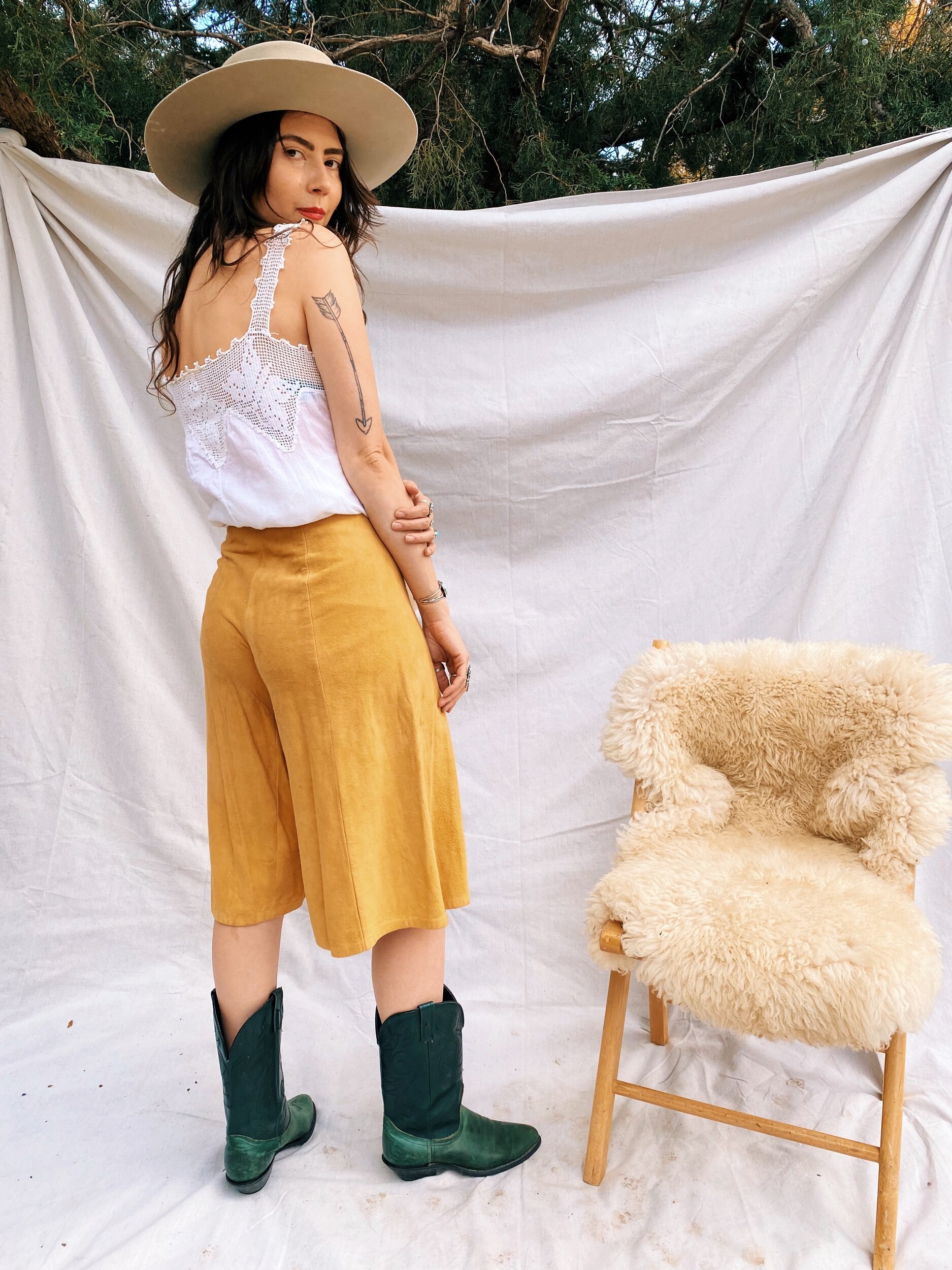GOLDEN-DAYS-SUEDE-GAUCHO-PANTS