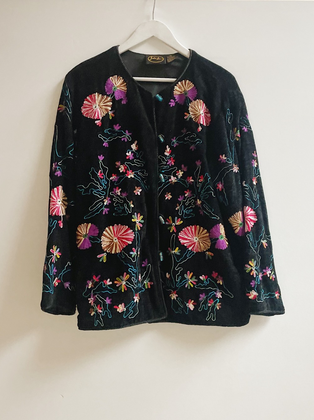 Zara black hotsell velvet embroidered jacket