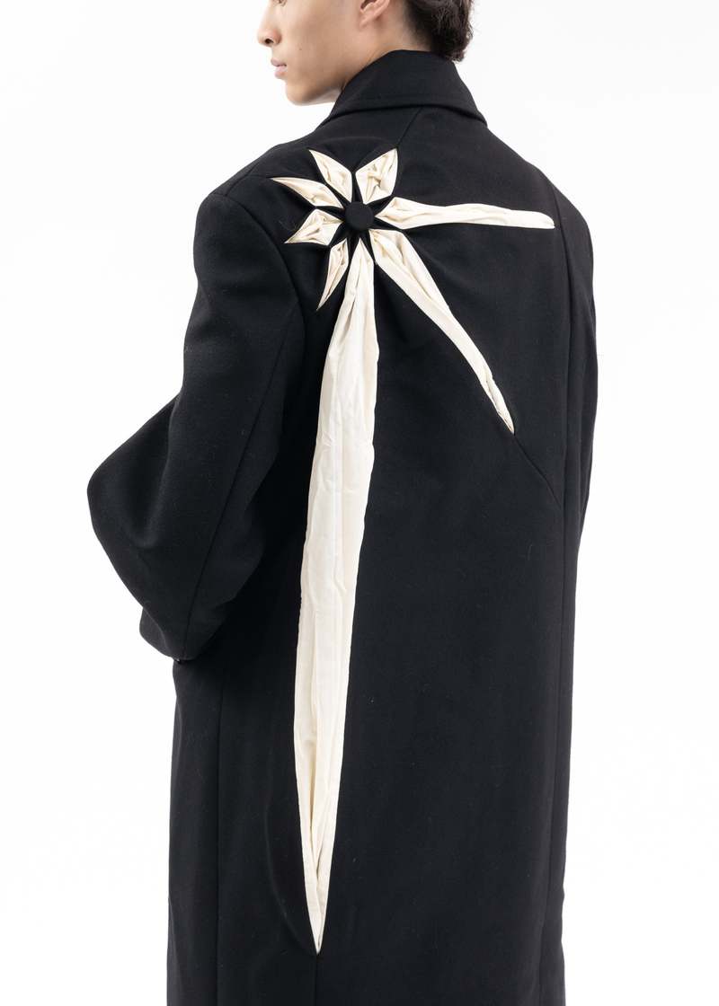 【関税込み】KUSIKOHC ブラック Origami フーディ KUSIKOHC ORIGAMI FLOWER COAT - BLACK | Garmentory