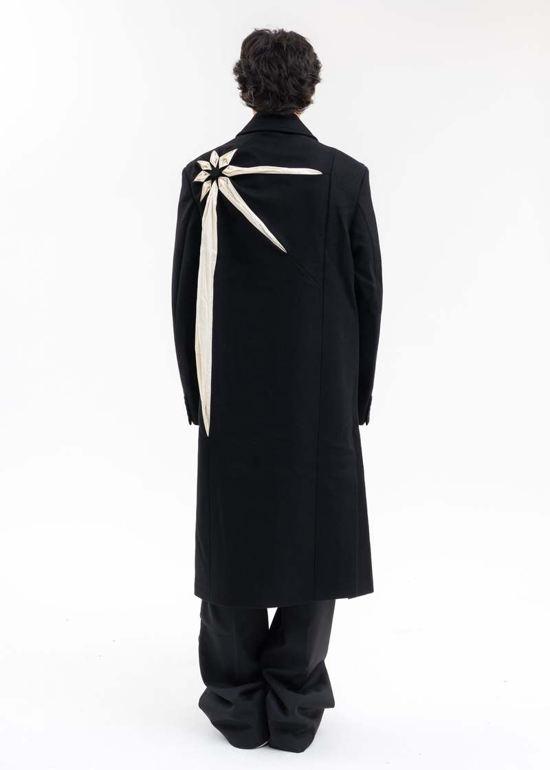 【関税込み】KUSIKOHC ブラック Origami フーディ KUSIKOHC ORIGAMI FLOWER COAT - BLACK | Garmentory
