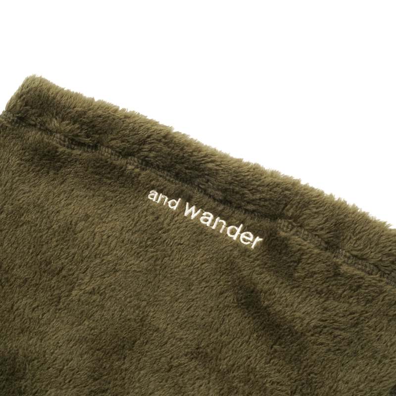 新品｜AND WANDER｜FLEECE NECK WARMER｜KHAKI and wander HIGH LOFT FLEECE NECK WARMER - KHAKI | Garmentory
