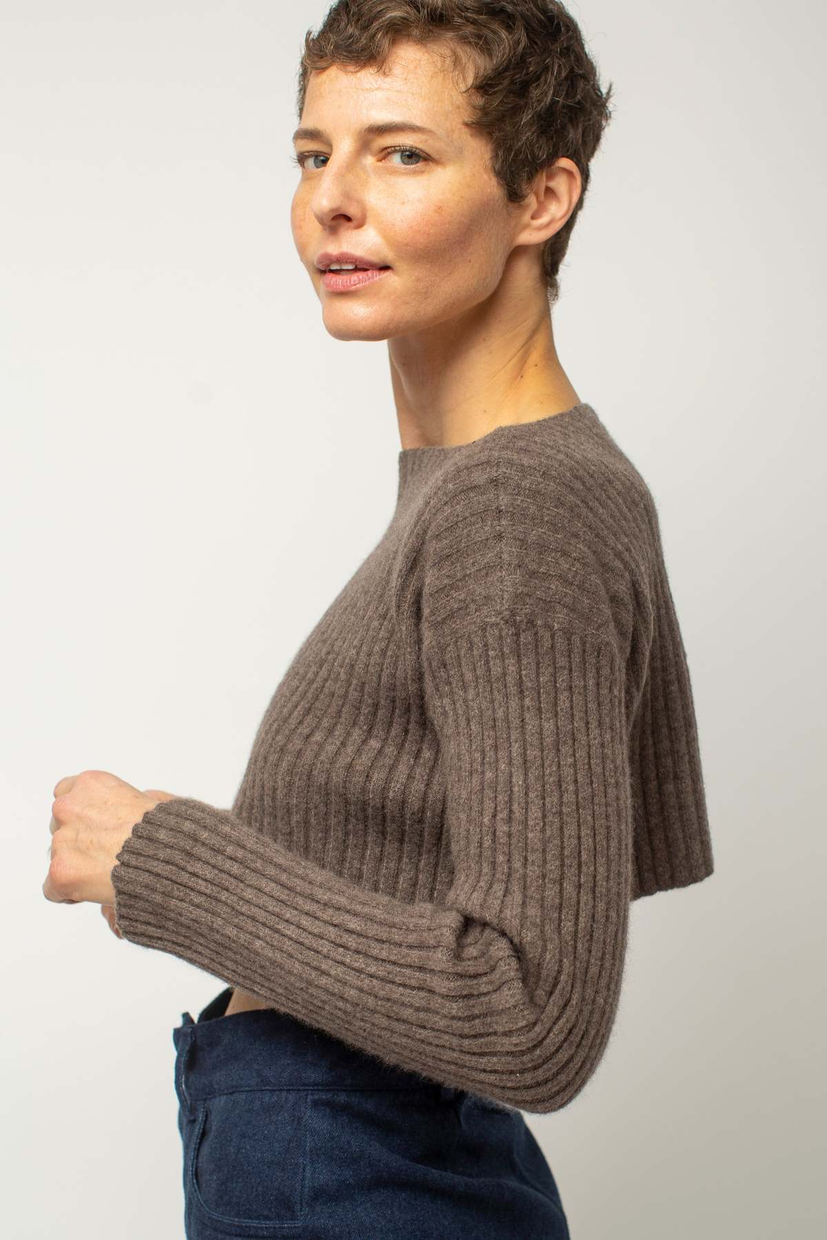 トップス Baserange Macau Longsleeve Brown Melange Baserange Macau Longsleeve Brown Melange Macau Sweater in