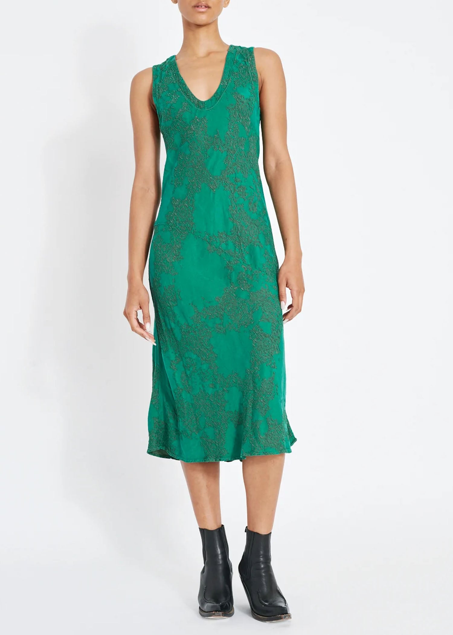 green emerald velvet dress Raquel Allegra Hyperion Dress