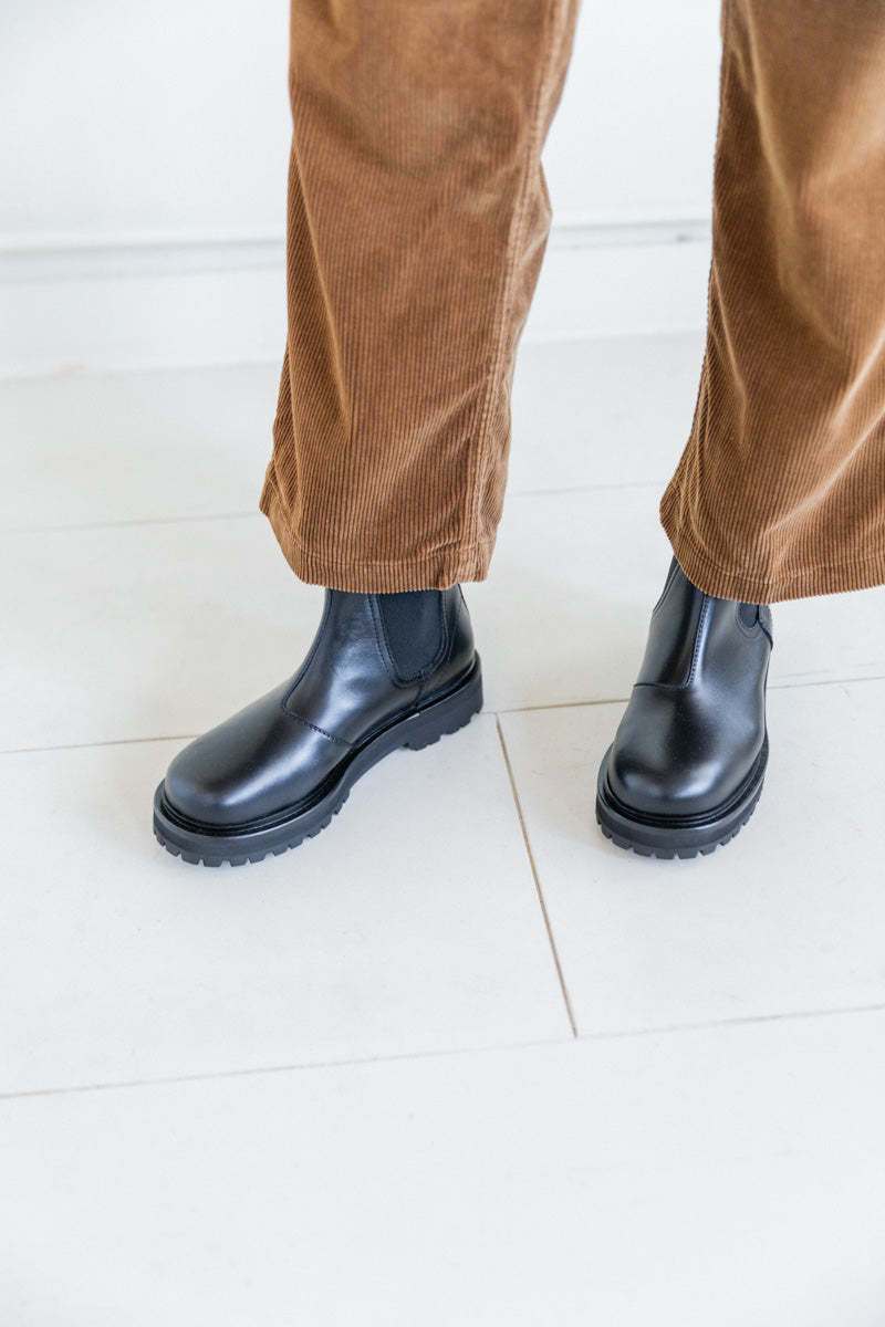 Studio Nicholson KICK UTILITY BOOT - BLACK | Garmentory