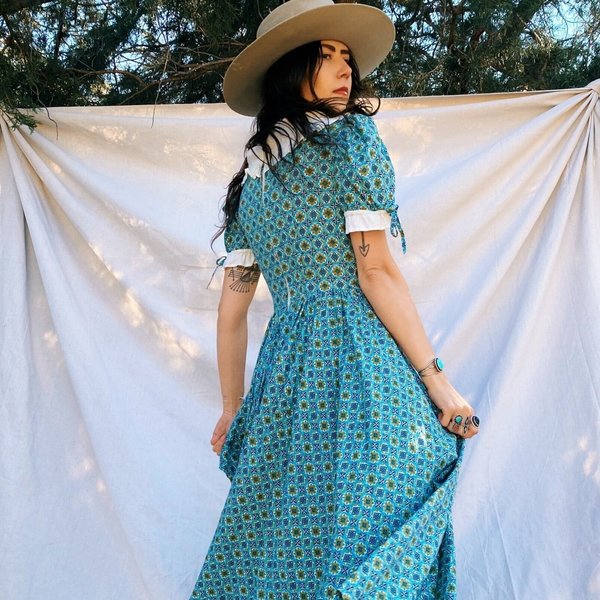 Vintage western VICTORIAN WALLPAPER CALICO PRAIRIE DRESS Blue on Garmentory