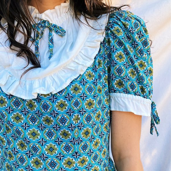 Vintage western VICTORIAN WALLPAPER CALICO PRAIRIE DRESS Blue