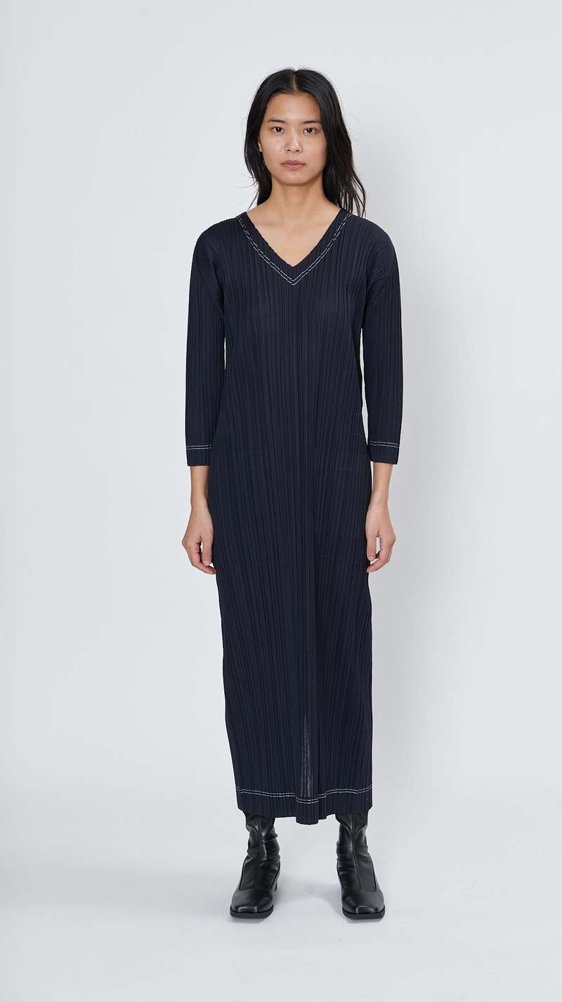 PLEATS PLEASE RAMIE DENIM ラミー　ワンピース Pleats Please by Issey Miyake Ramie Denim Dress - Black | Garmentory