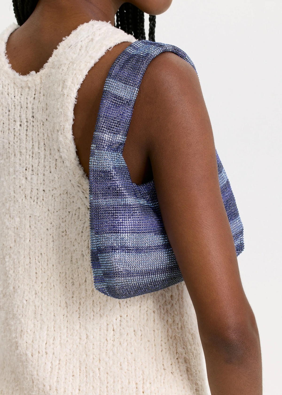 【関税込み】Kara パープル ミニ Crystal Mesh Armpit バッグ KARA Mini Crystal Mesh Armpit Bag - Purple Streak | Garmentory