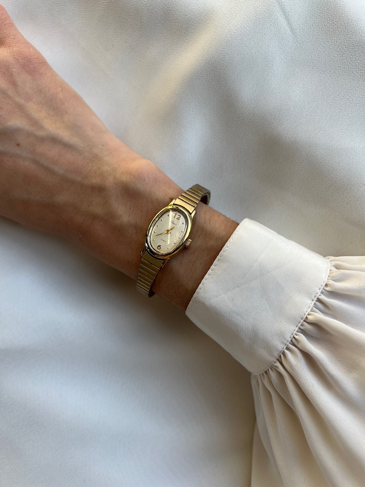 Vintage Timex Oblong Quartz Stretch Band Watch Gold