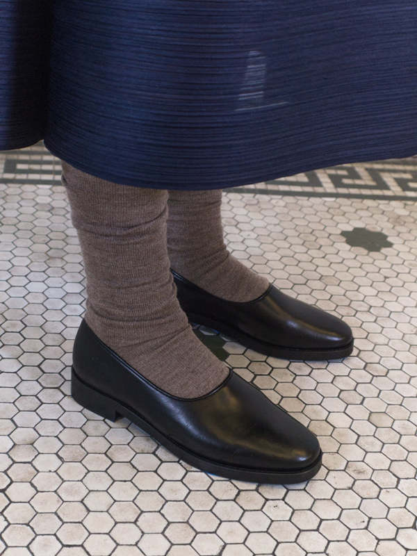 Suzanne Rae Glove Shoe - Black | Garmentory