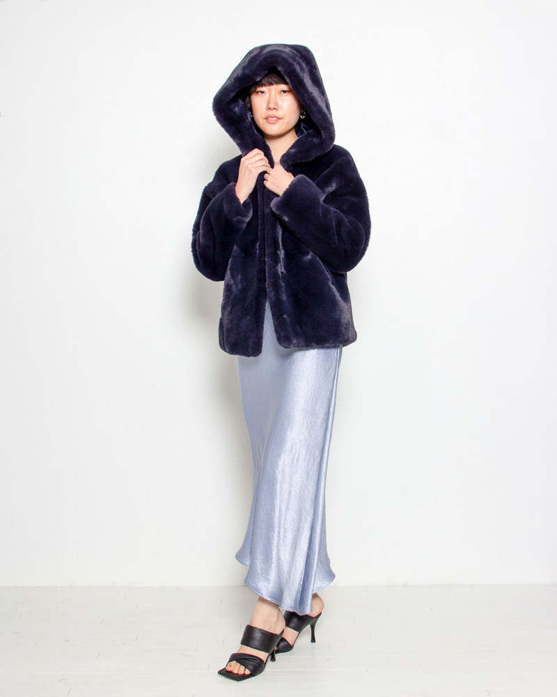 Jakke Daisy Faux Fur Coat w Hood - Navy | Garmentory