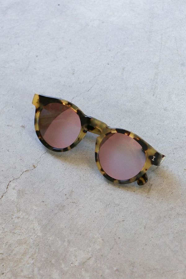 Illesteva Leonard Sunglasses - brown tortoise w/ pink mirror Amazon.com: Illesteva Village Berry Tortoise with Rose  main image 4