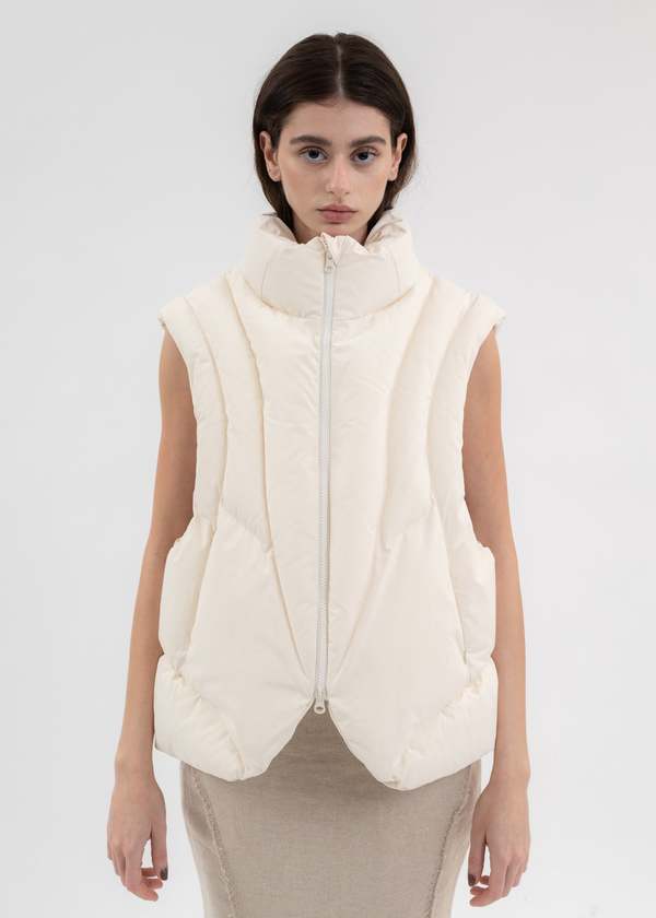 HYEIN SEO PADDED VEST ダウンベスト　アイボリー Hyein Seo Reversible Padded Vest - Ivory | Garmentory