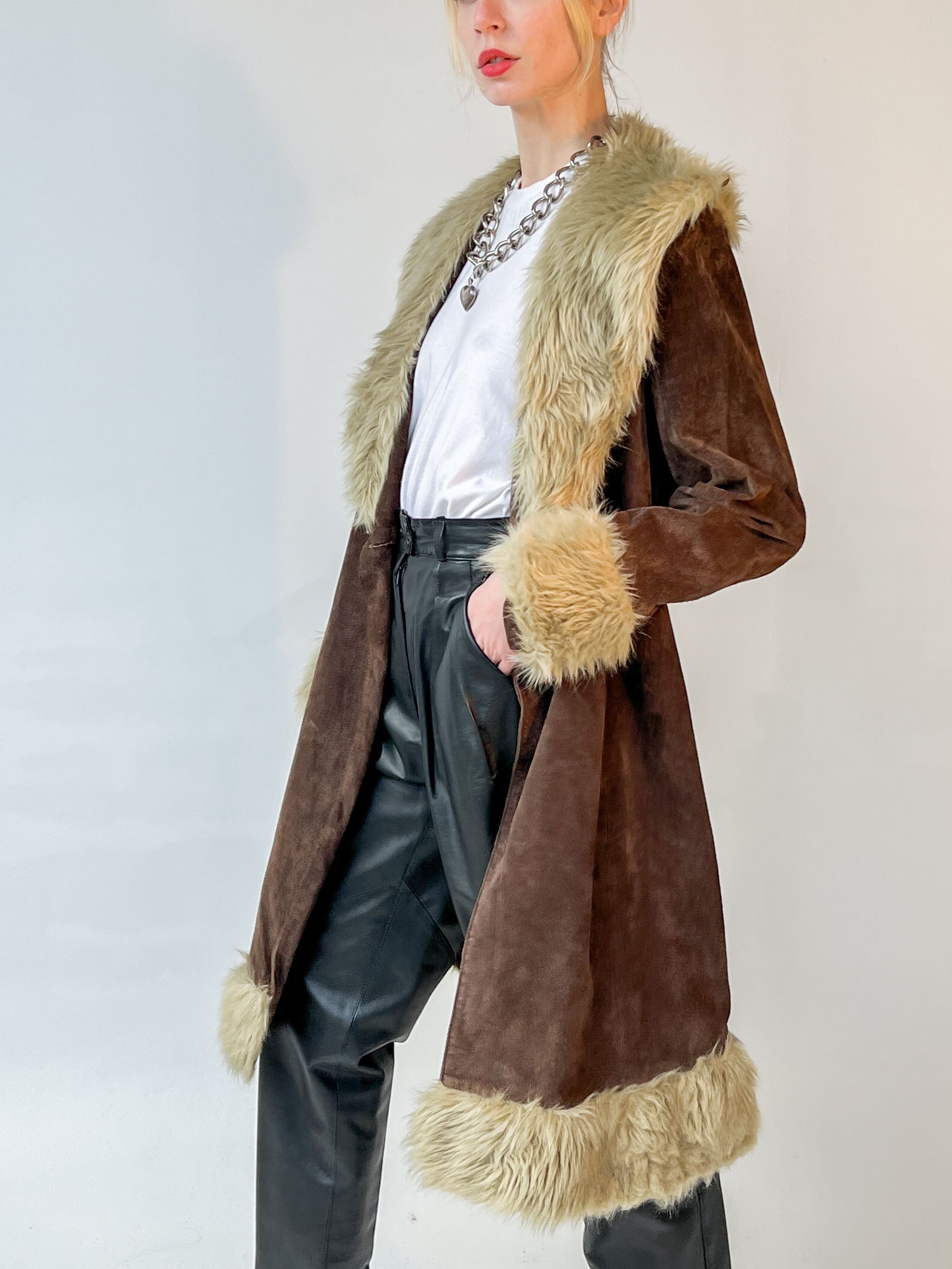 suède fur jacket / Mods coat vintage Vintage 1960s Suede Mouton Fur Trim Coat: Mod Spy Girl Style - Etsy