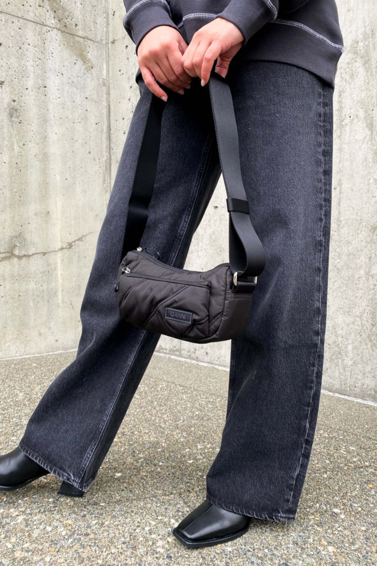 Ganni QUILTED RECYCLED TECH SMALL BAGUETTE BAG - Black Ganni QUILTED RECYCLED TECH SMALL BAGUETTE BAG - Black