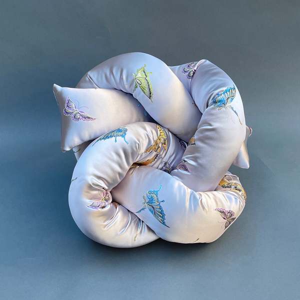 Jiu Jie X2 Knot Cushion